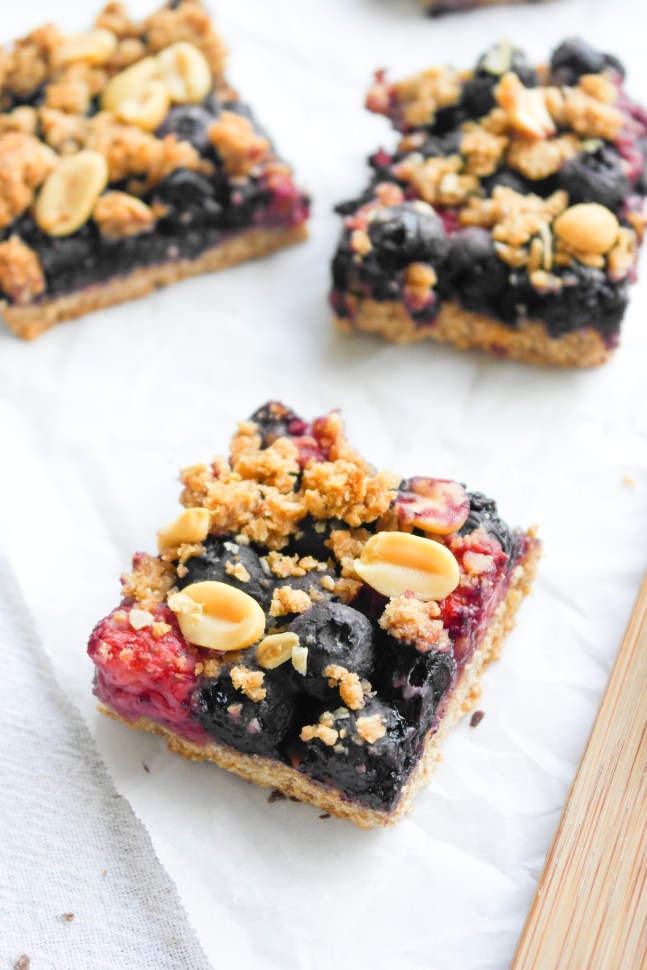 Skinny Berry Crumble Bars