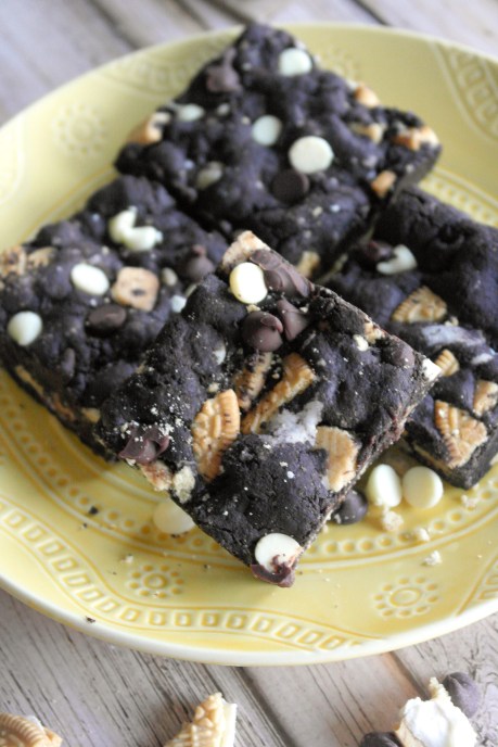 Chocolate Golden Oreo Cookie Bars